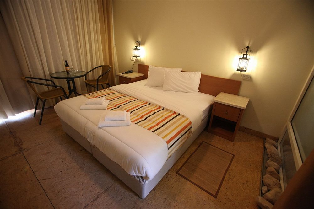 Almog Kibbutz Hotel Zewnętrze zdjęcie